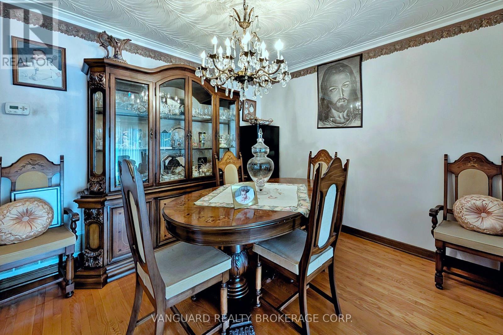 92 SKELTON BOULEVARD - 12