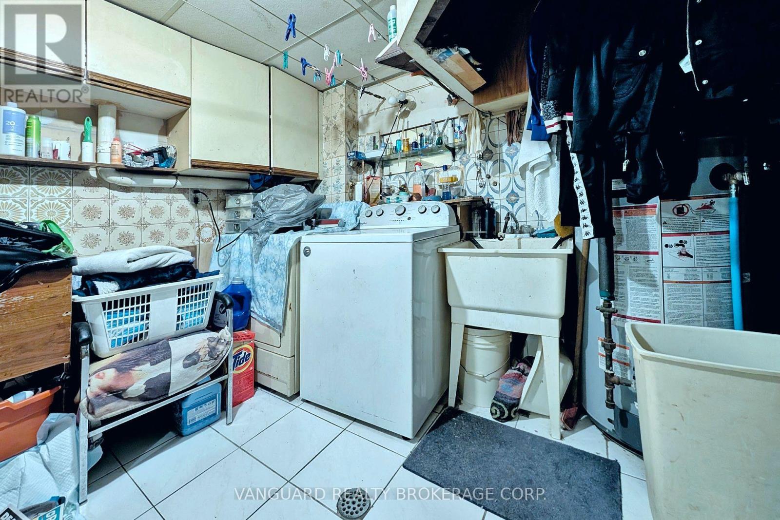 92 SKELTON BOULEVARD - 44