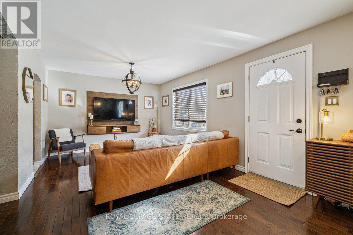 41 BALDWIN STREET - Photo 4 of 30, Hamilton (Dundas), Ontario