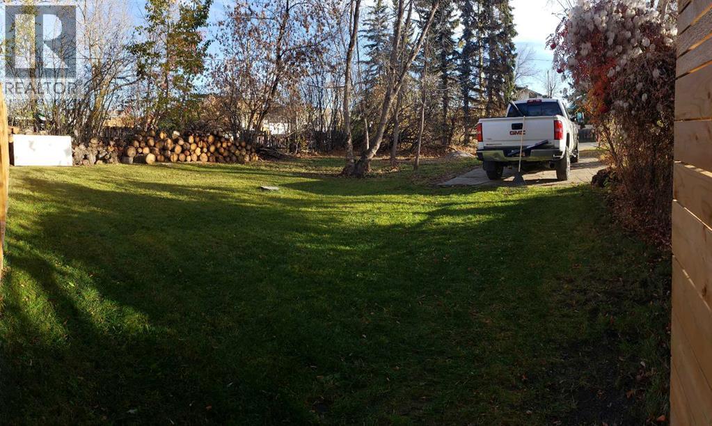 5040, 5042 47 Street - Photo 5 of 18, Sylvan Lake, Alberta