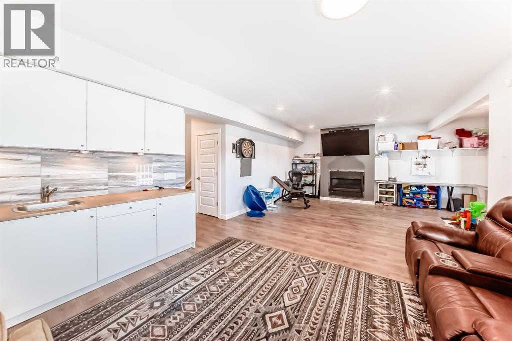 69 Sundown Grove, Cochrane