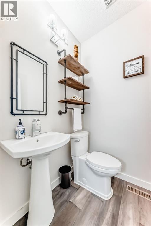 69 Sundown Grove, Cochrane