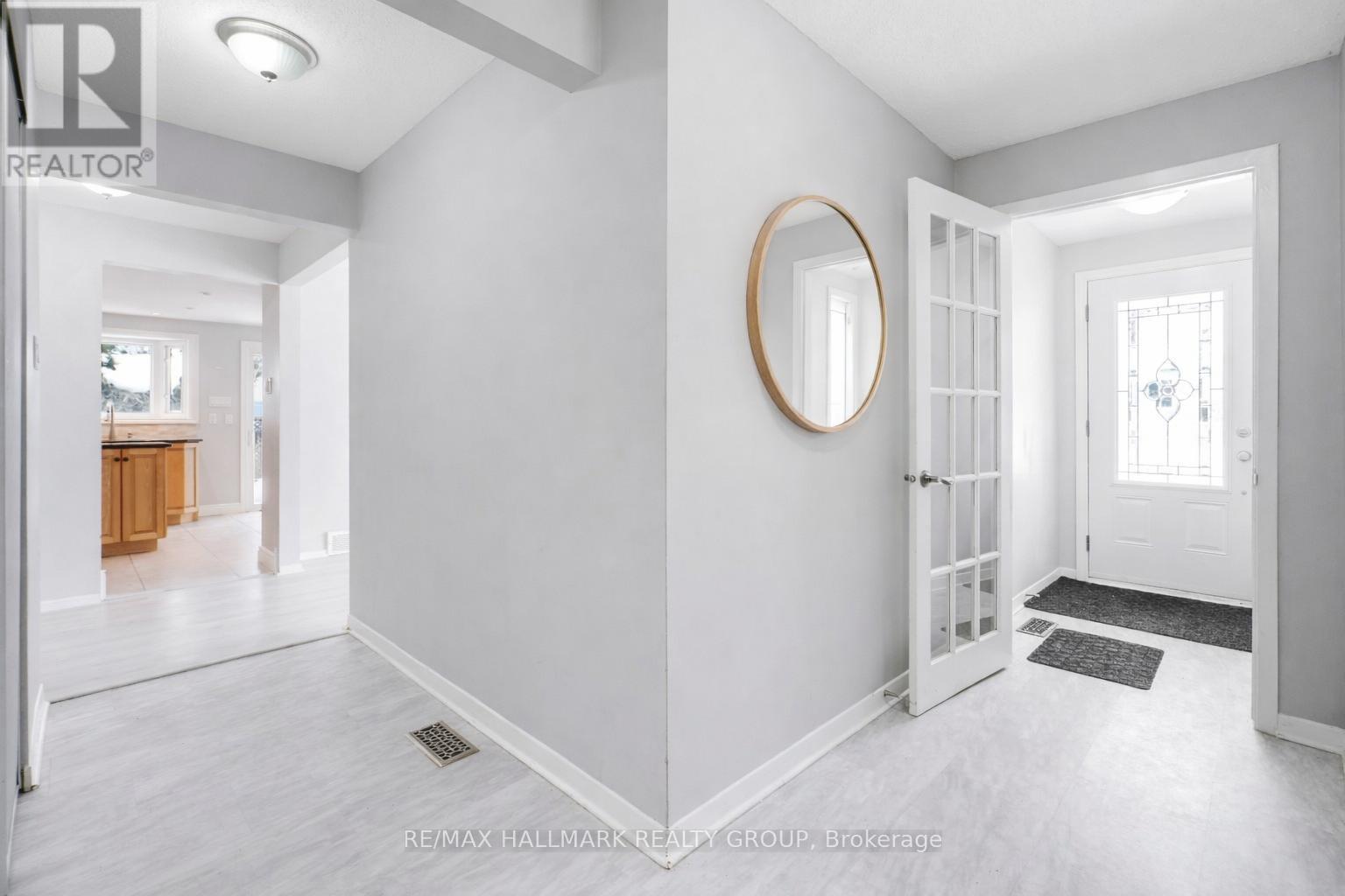 VS* Foyer and Hallway