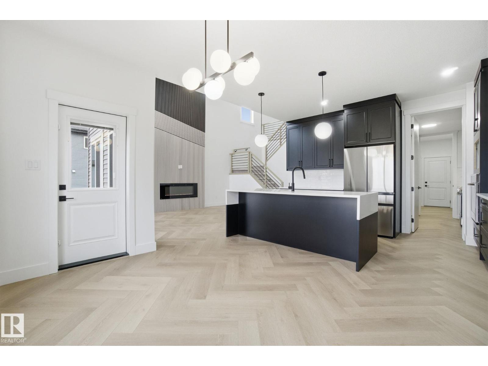 
          3294 Chernowski WY SW
            <br/>
            <span>Edmonton</span>
            , 
            <span>AB</span>
             <span>T6W5H2</span>
         - Photo 23