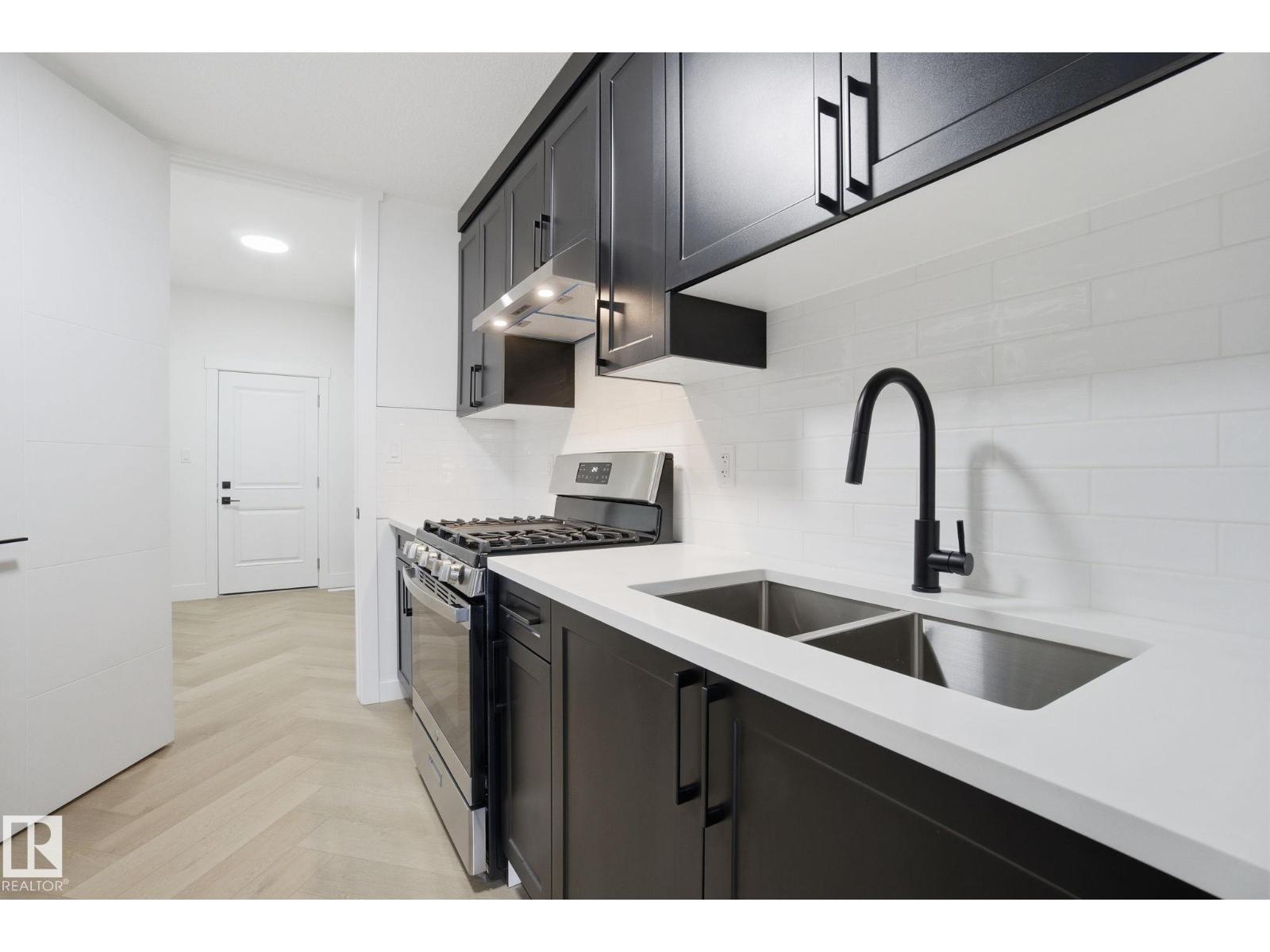 
          3294 Chernowski WY SW
            <br/>
            <span>Edmonton</span>
            , 
            <span>AB</span>
             <span>T6W5H2</span>
         - Photo 46