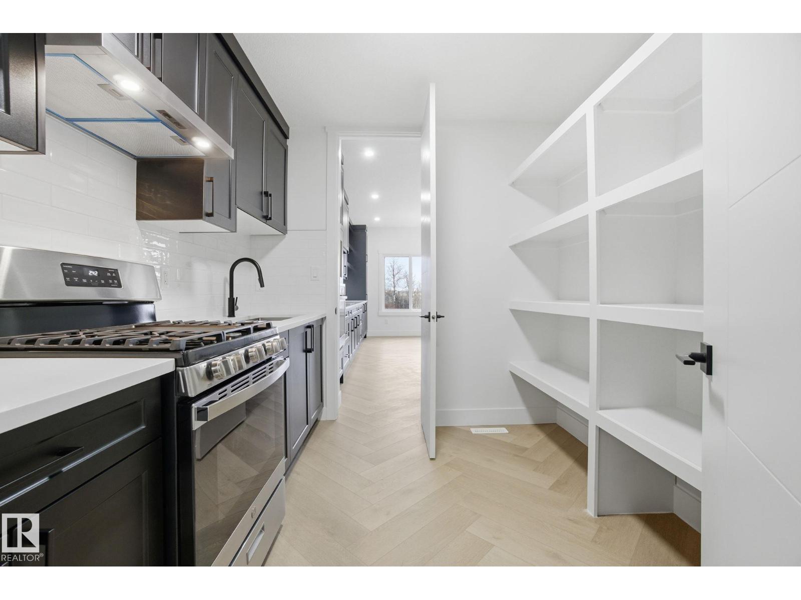 
          3294 Chernowski WY SW
            <br/>
            <span>Edmonton</span>
            , 
            <span>AB</span>
             <span>T6W5H2</span>
         - Photo 25