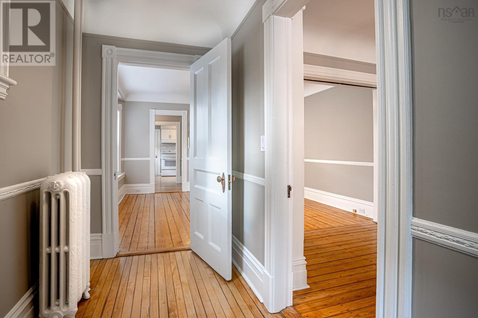 Property 13 of 43 of 6045/6047 Williams Street