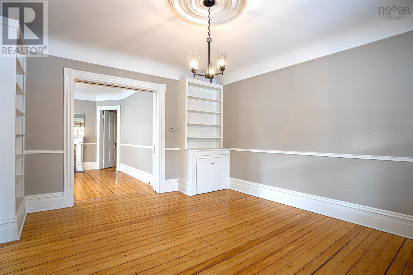 Property 20 of 43 of 6045/6047 Williams Street