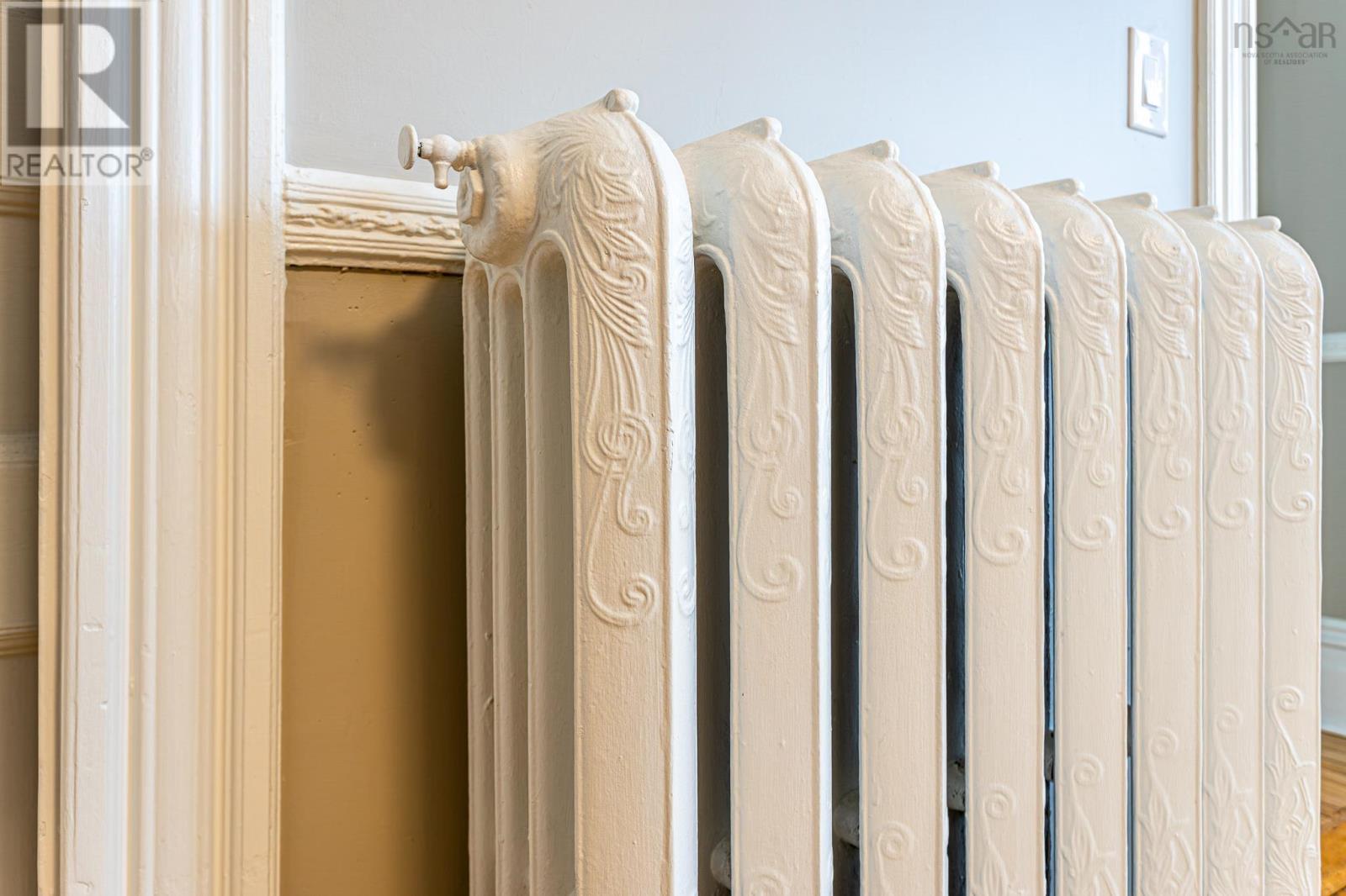 Property 25 of 43 of 6045/6047 Williams Street