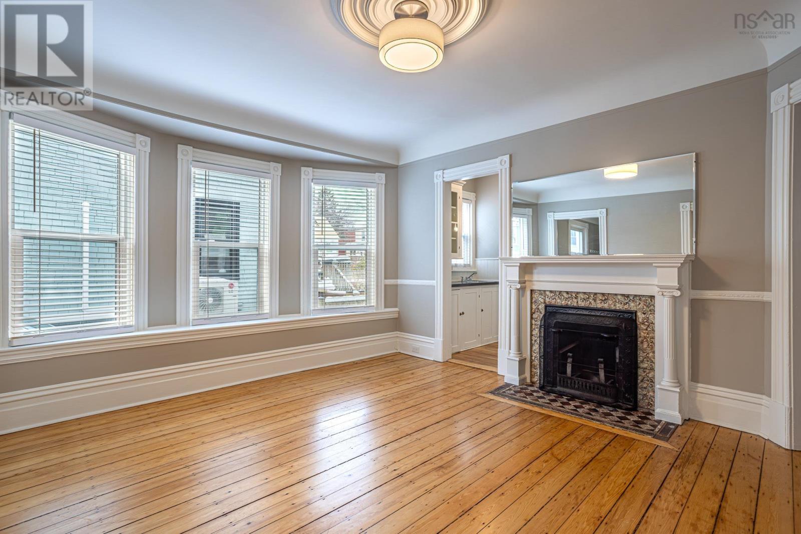 Property 26 of 43 of 6045/6047 Williams Street