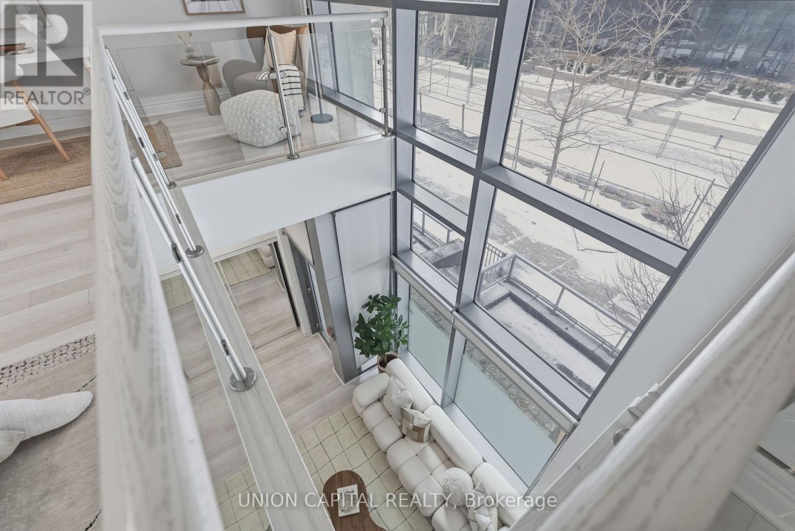 WL04 - 80 MARINE PARADE DRIVE - Photo 2 of 26, Toronto (Mimico), Ontario