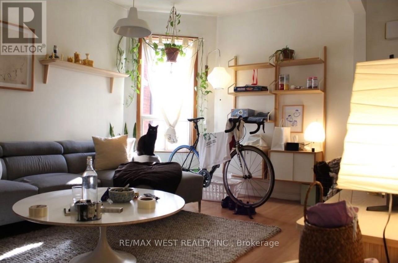 404 CONCORD AVENUE - Photo 2 of 10, Toronto (Dovercourt-Wallace Emerson-Junction), Ontario