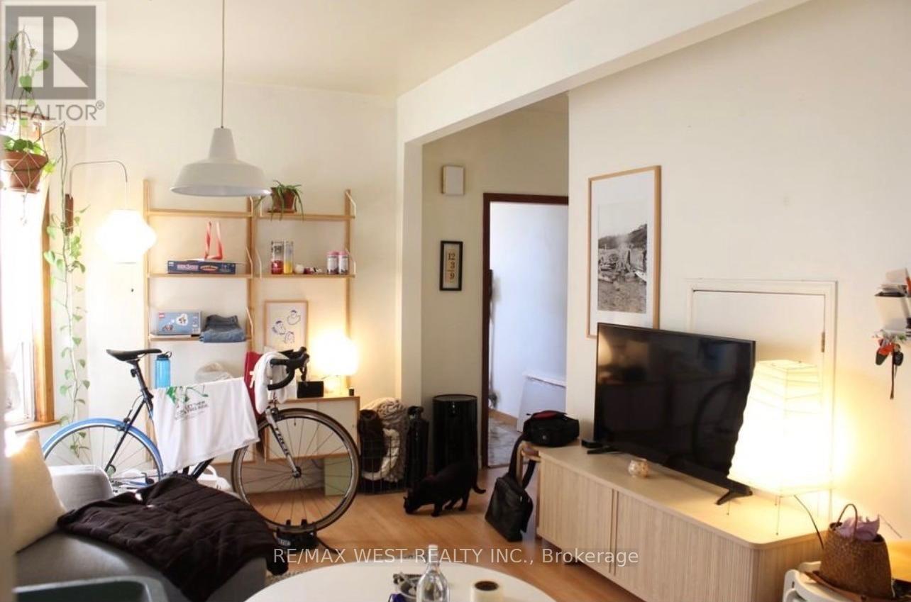 404 CONCORD AVENUE - Photo 3 of 10, Toronto (Dovercourt-Wallace Emerson-Junction), Ontario