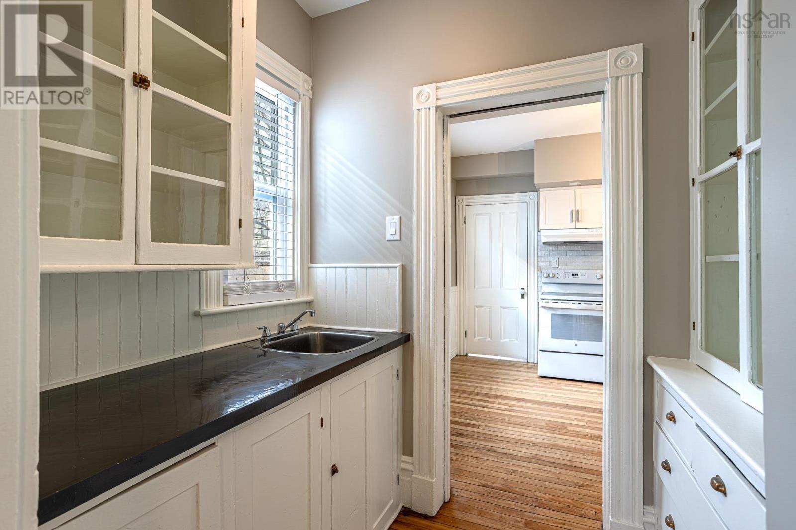 Property 30 of 43 of 6045/6047 Williams Street