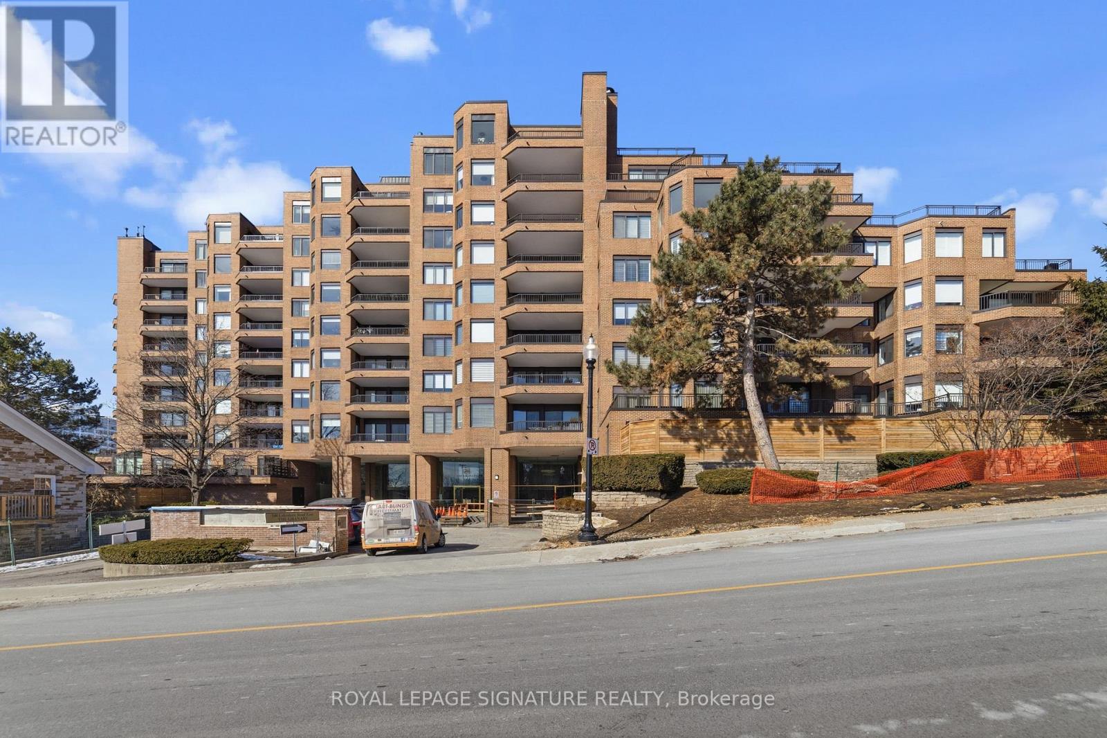 100 Lakeshore Road East 1103