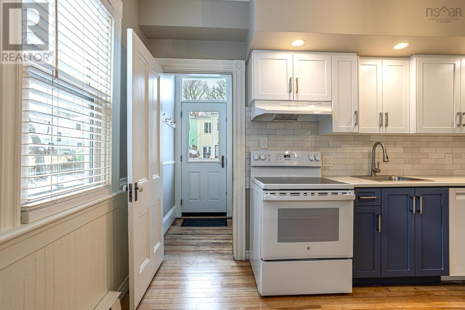 Property 35 of 43 of 6045/6047 Williams Street