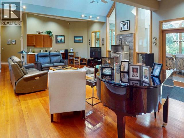 7734 MC AULAY ROAD, Powell River