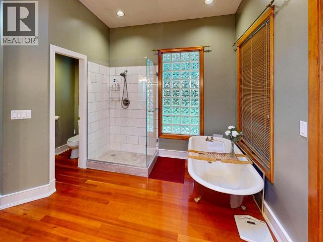 7734 MC AULAY ROAD, Powell River