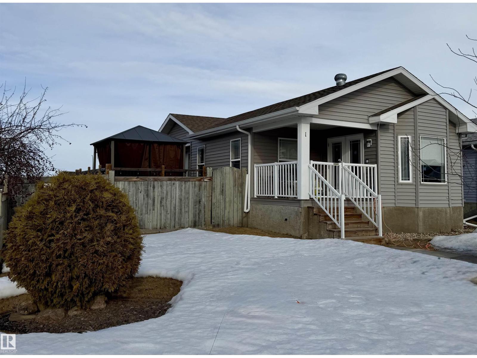 1 JUTLAND CR, Stony Plain