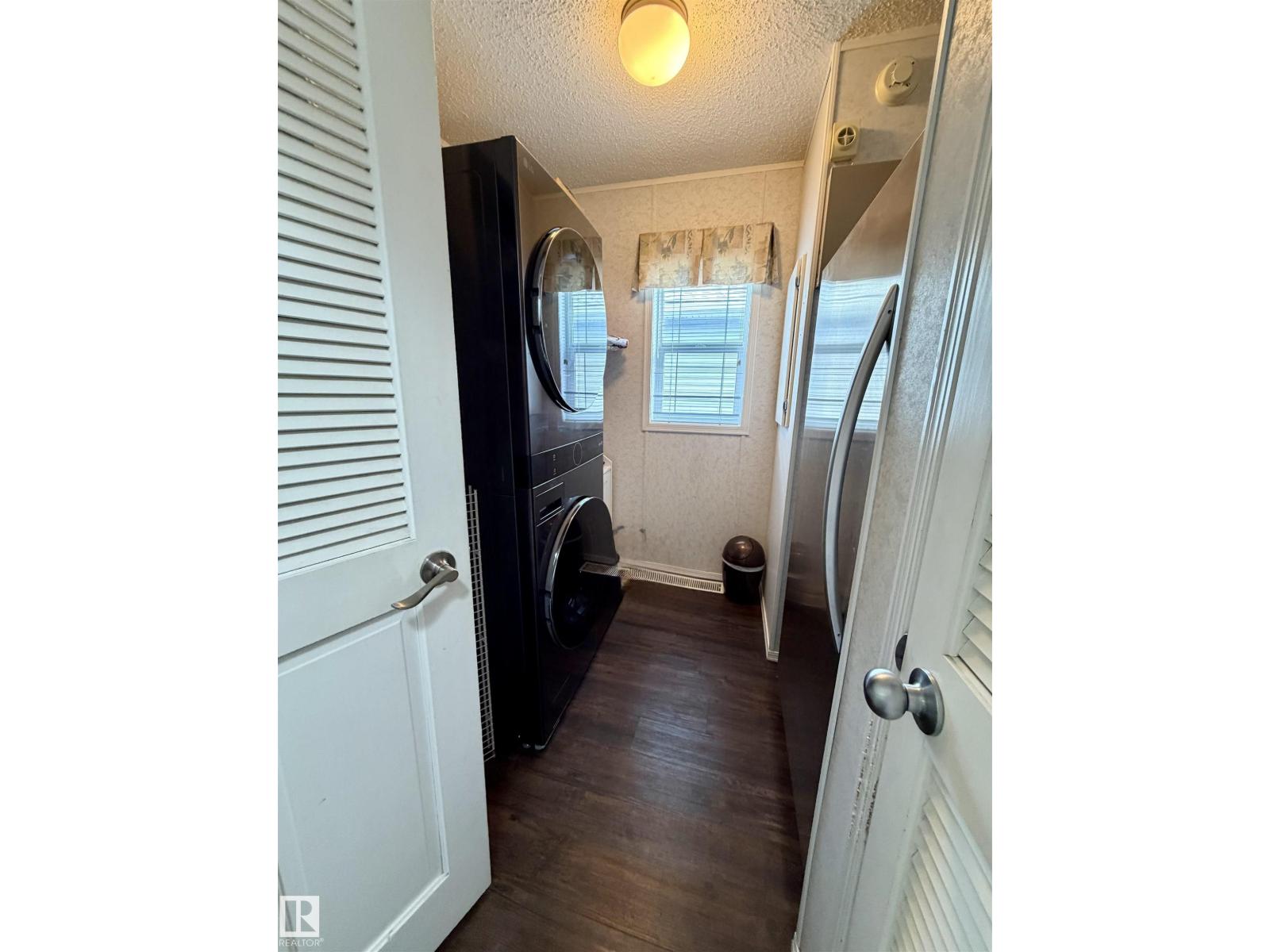 1 JUTLAND CR, Stony Plain