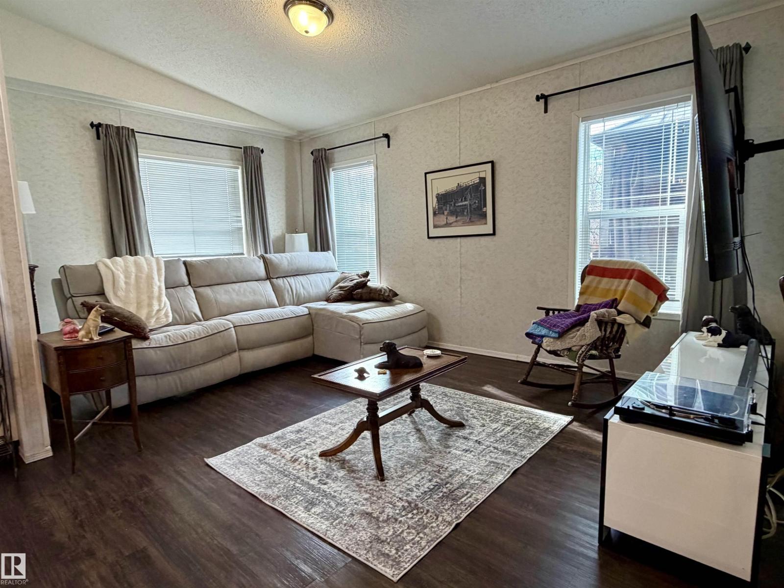 1 JUTLAND CR, Stony Plain