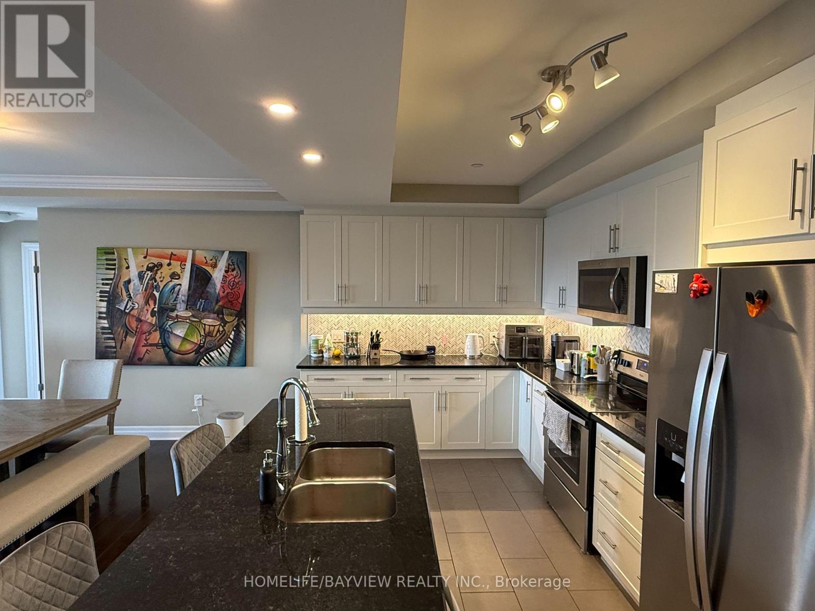 #910 505 TALBOT STREET - 10