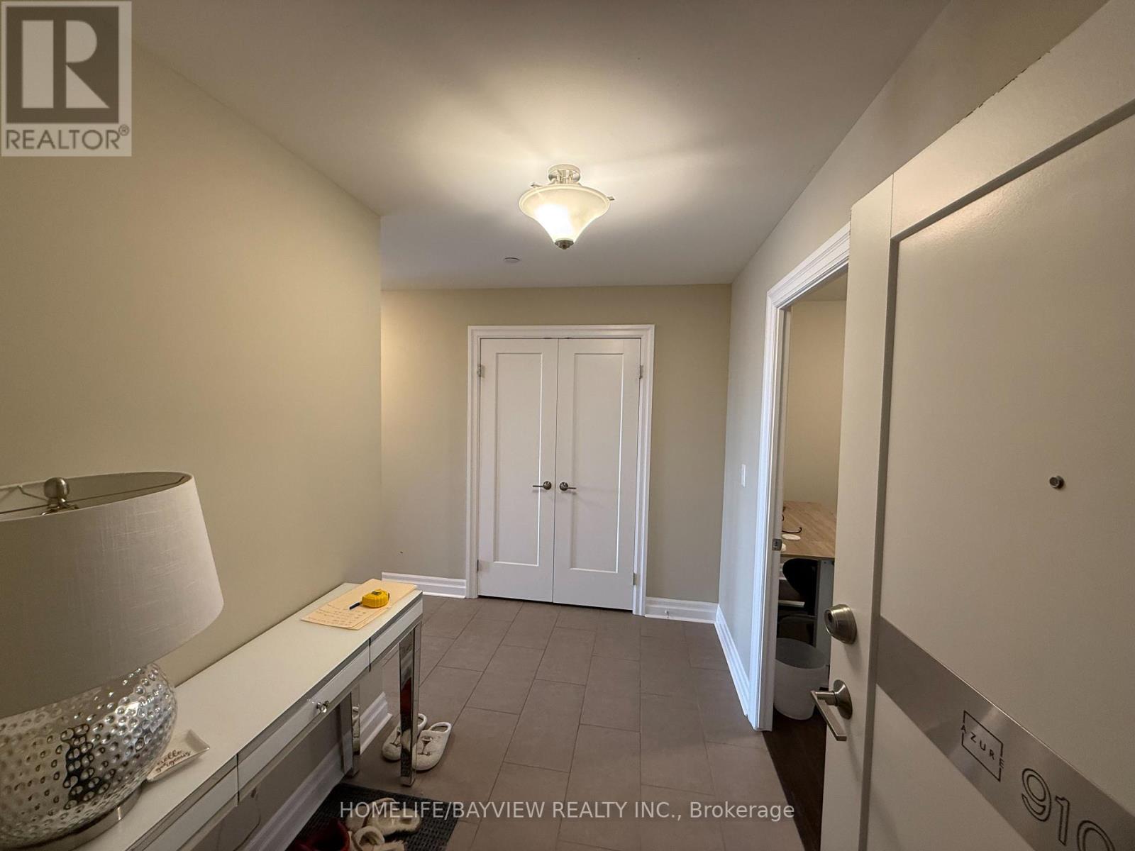 #910 505 TALBOT STREET - 4