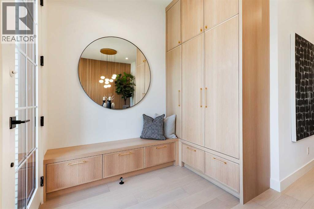 1807 Broadview Road NW - Photo 3 of 50, Calgary, Alberta