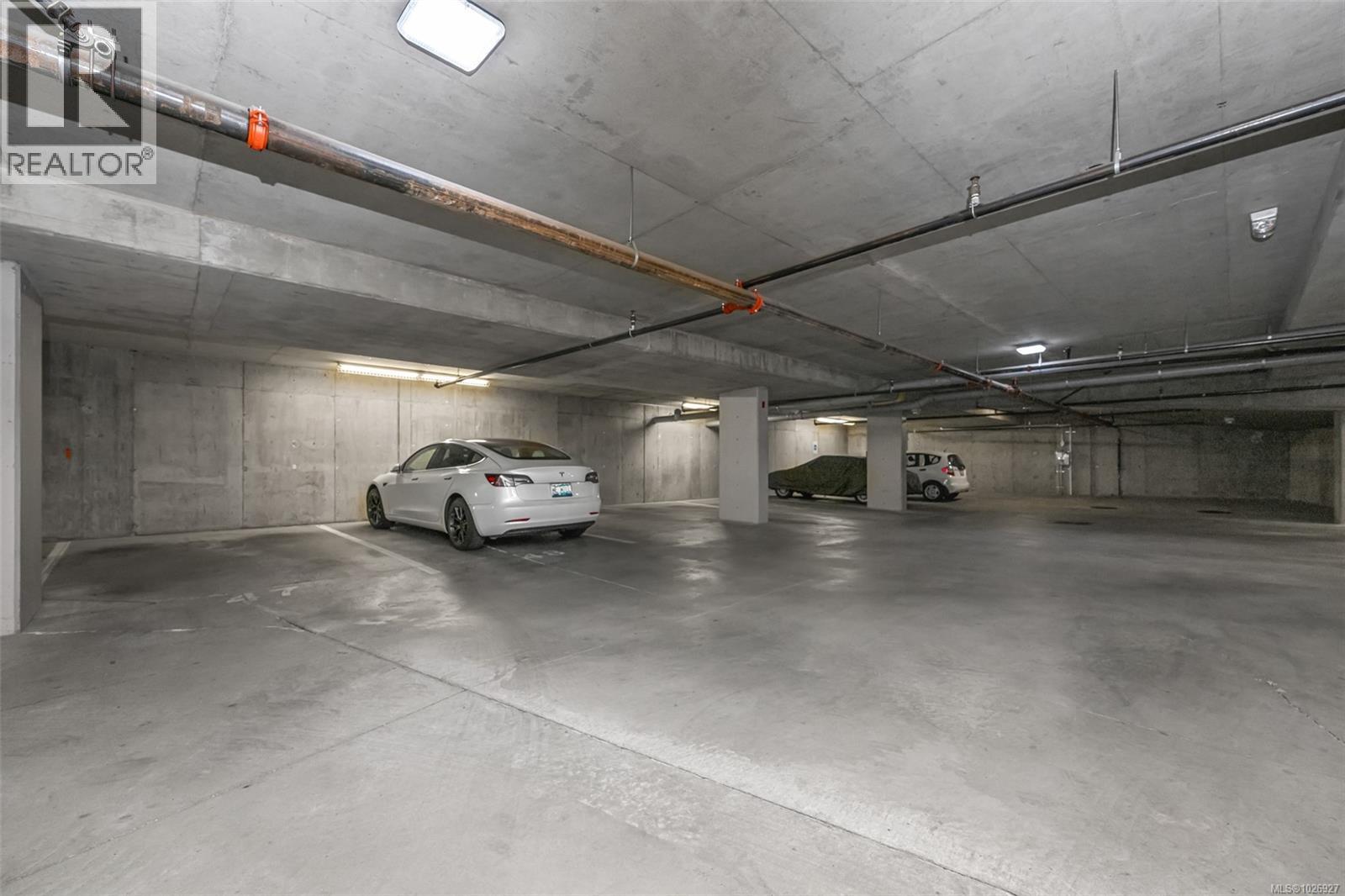 402 200 Douglas Street, Victoria