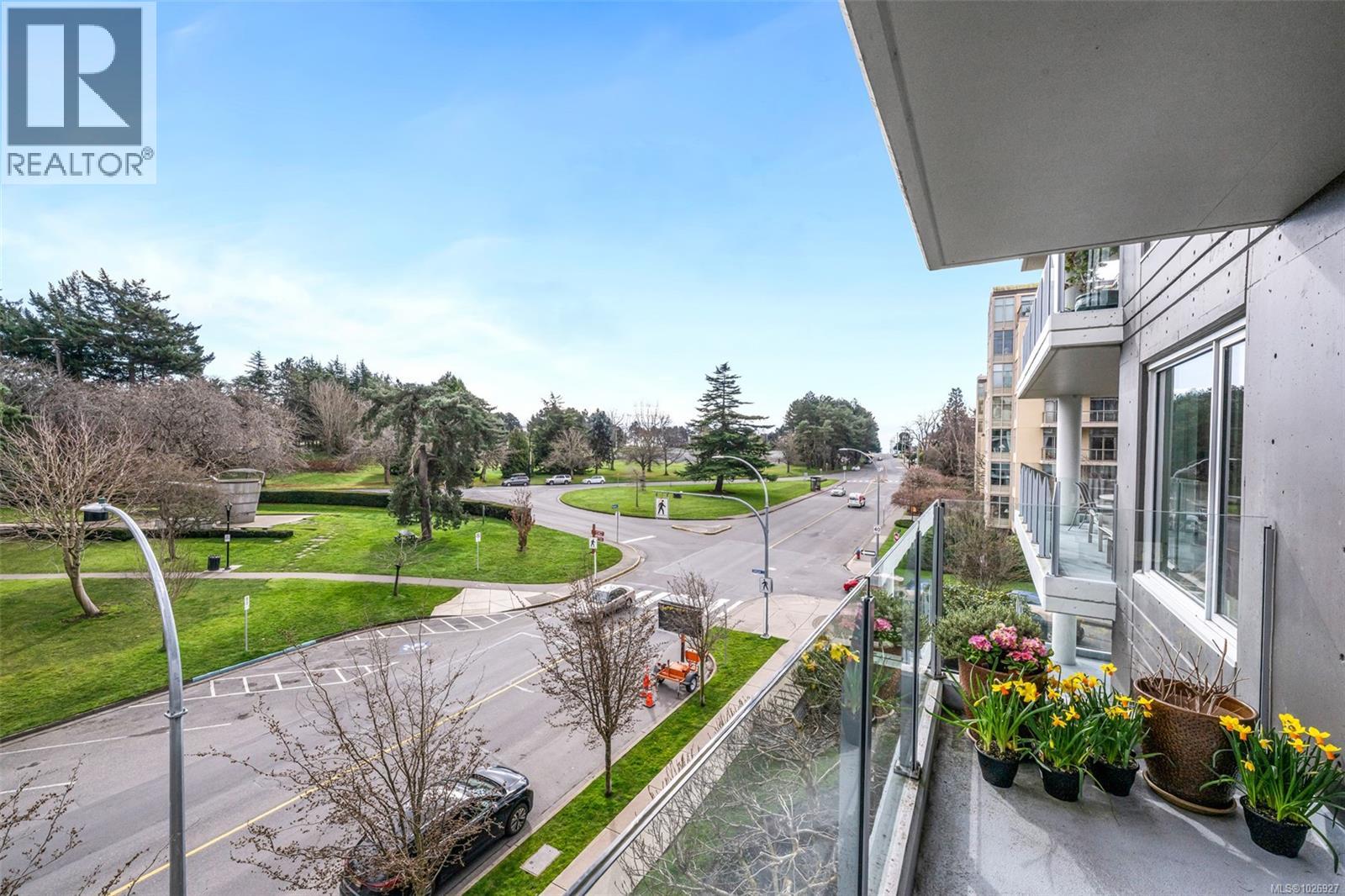 402 200 Douglas Street, Victoria