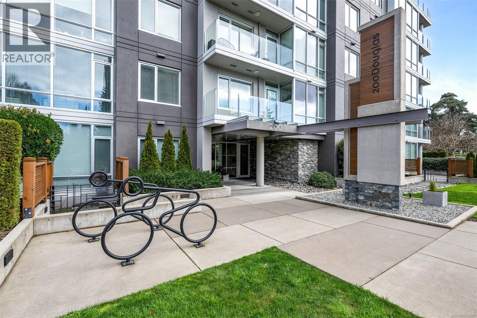 402 200 Douglas Street, Victoria