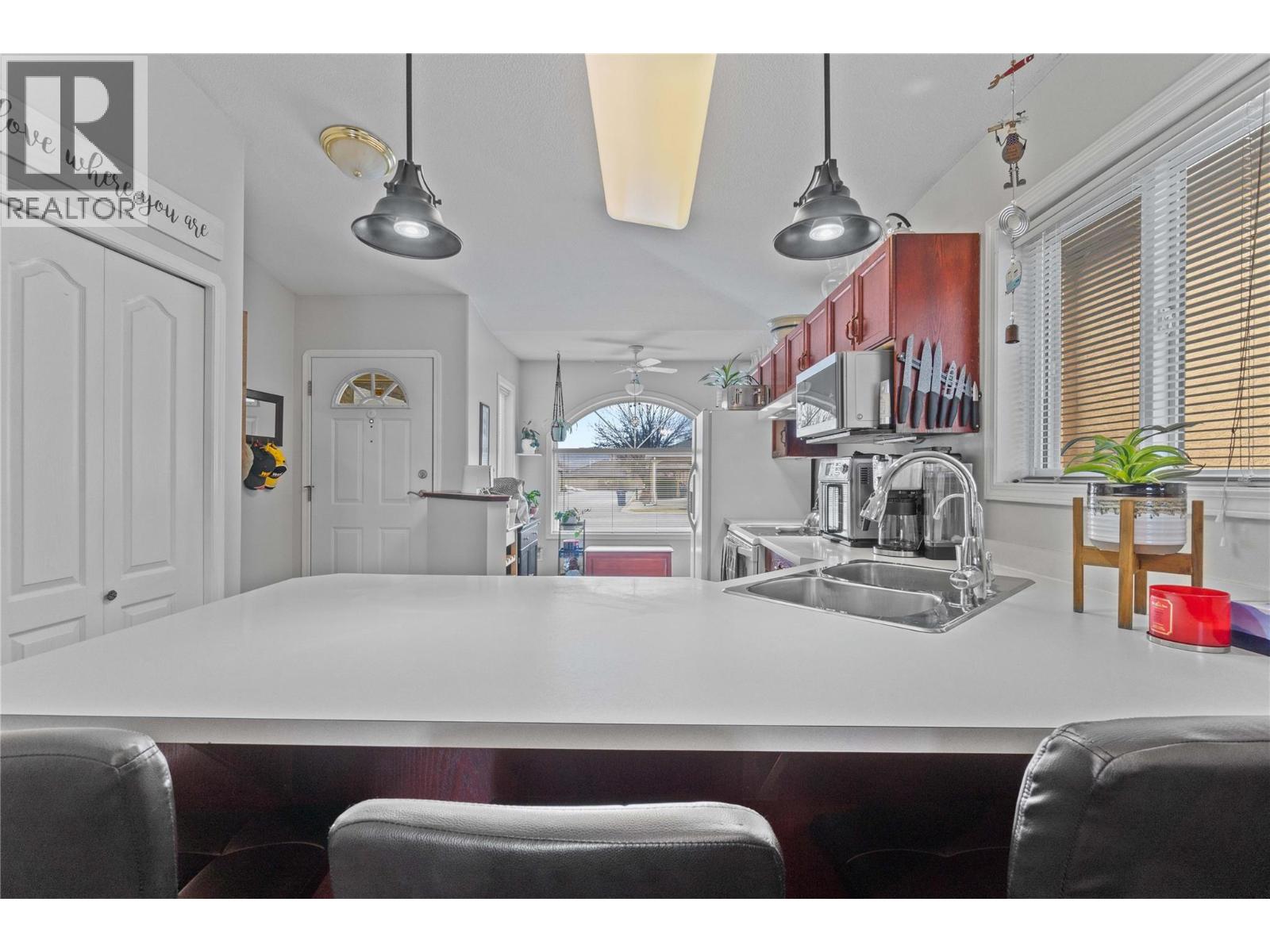 14 2210 Louie Drive, West Kelowna