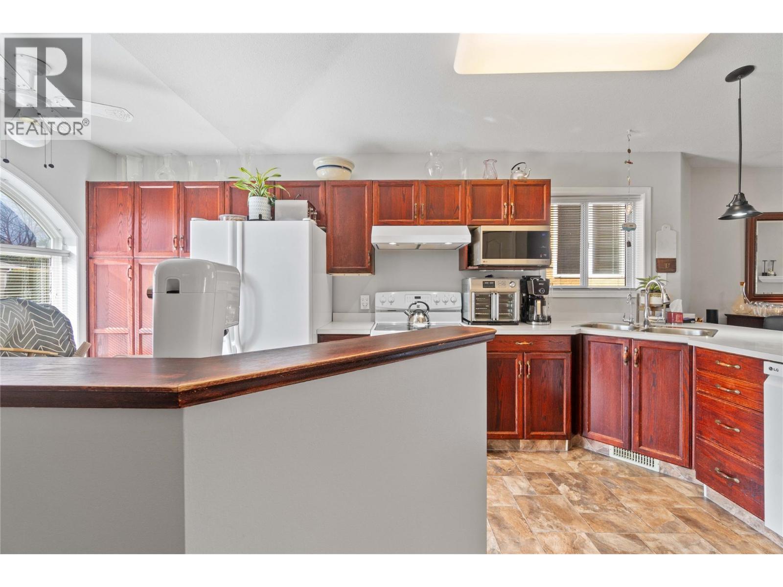 14 2210 Louie Drive, West Kelowna