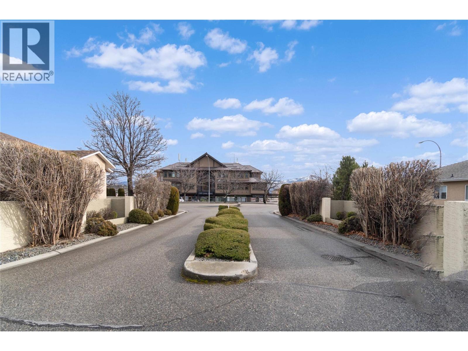 14 2210 Louie Drive, West Kelowna