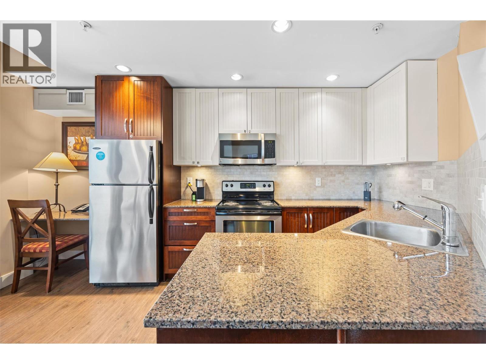 #633/634 12811 Lakeshore Drive S - 14