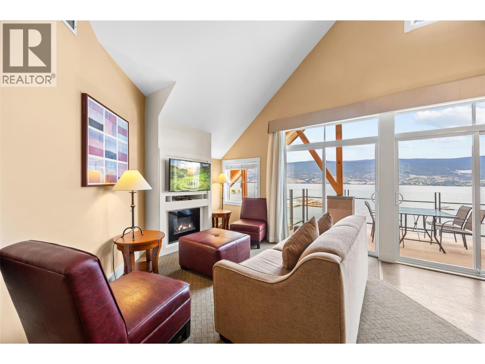 #633/634 12811 Lakeshore Drive S - 12