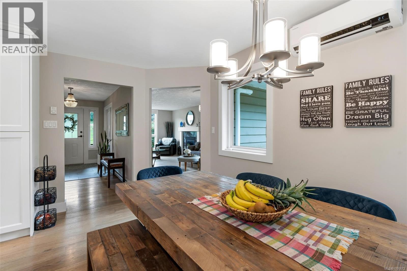 8830 Langara Pl, North Saanich