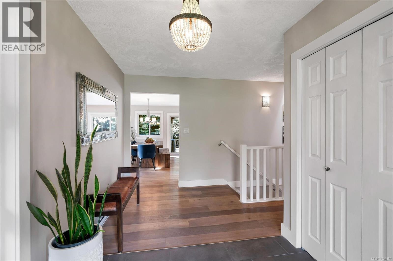 8830 Langara Pl, North Saanich