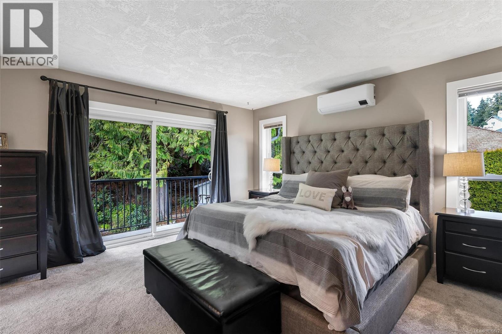 8830 Langara Pl, North Saanich