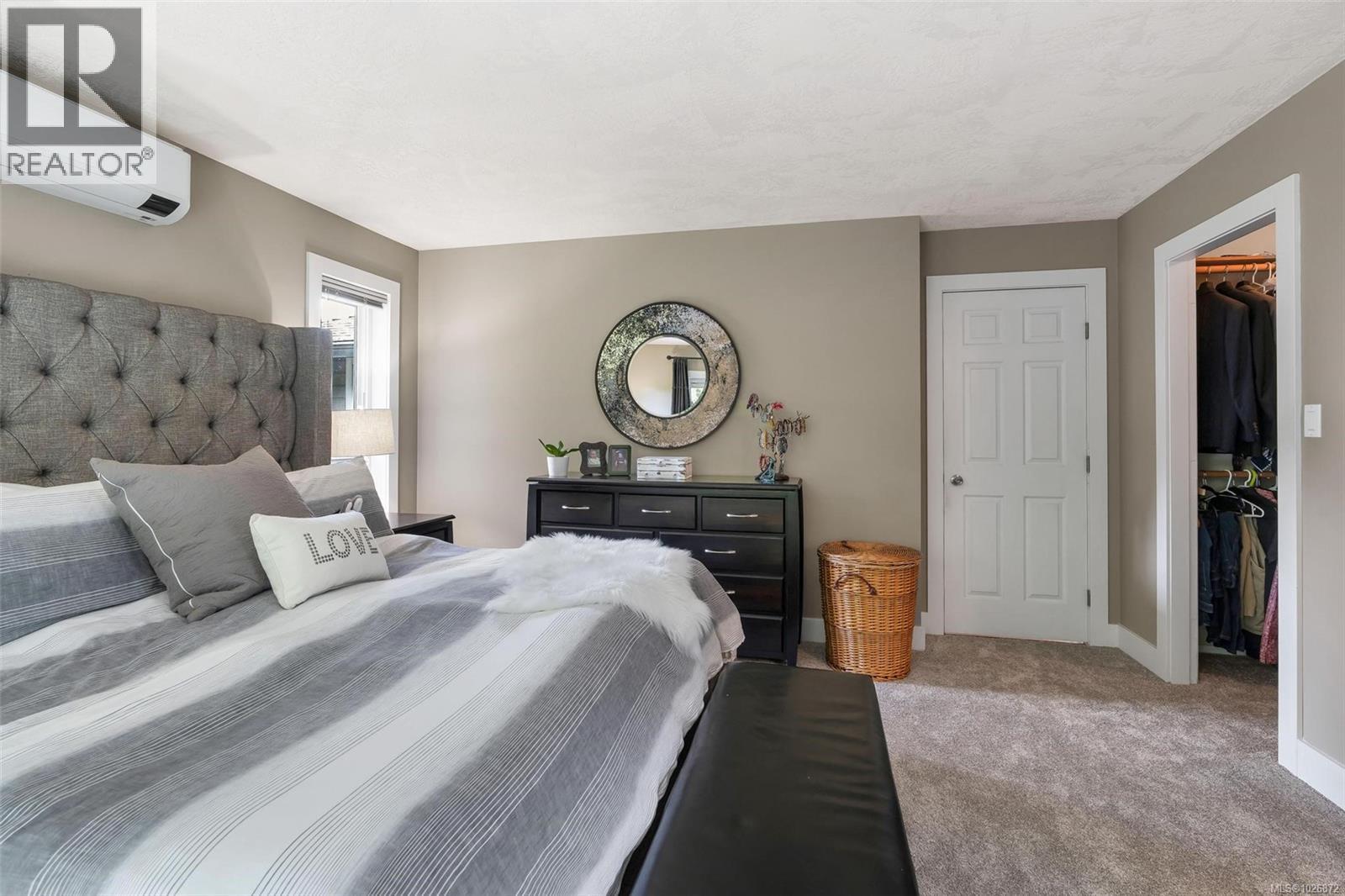 8830 Langara Pl, North Saanich