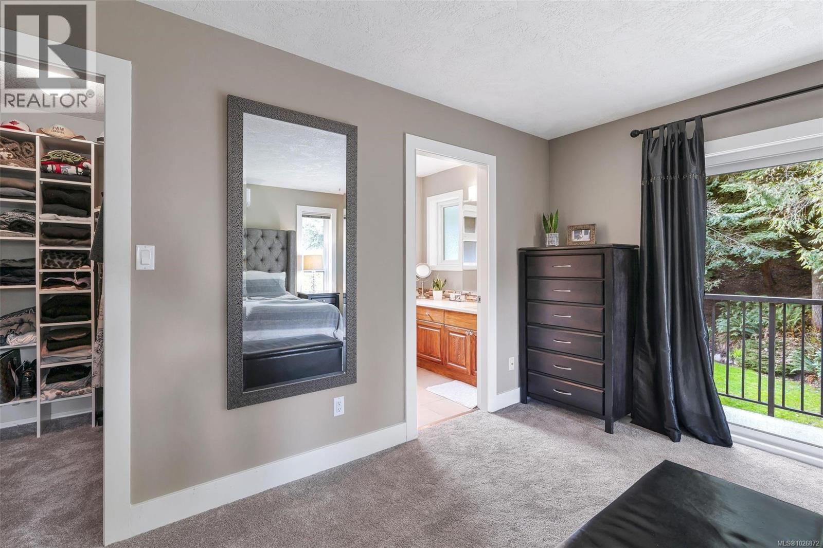 8830 Langara Pl, North Saanich