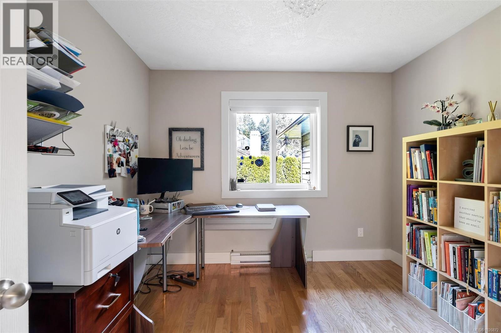 8830 Langara Pl, North Saanich