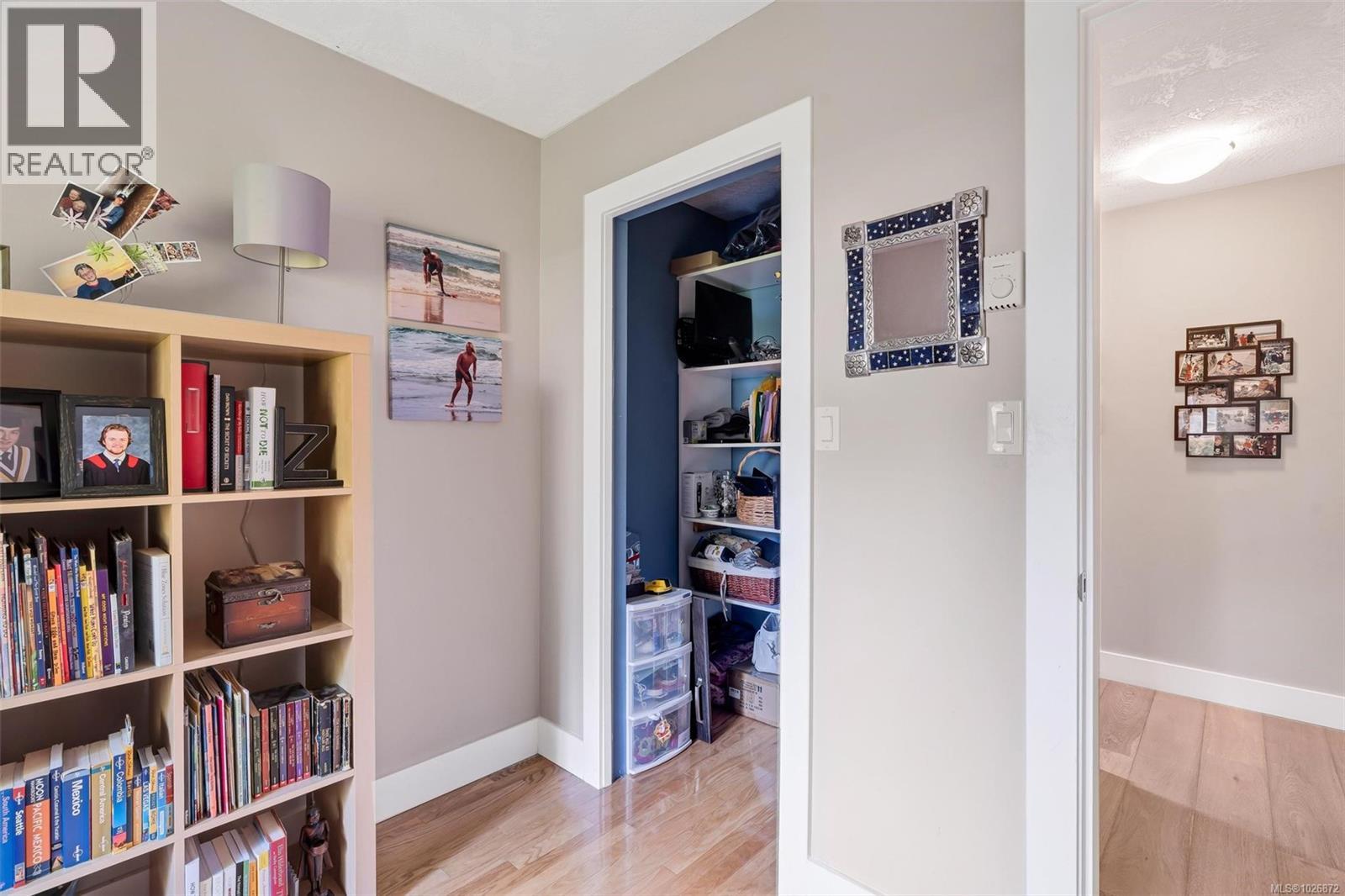 8830 Langara Pl, North Saanich