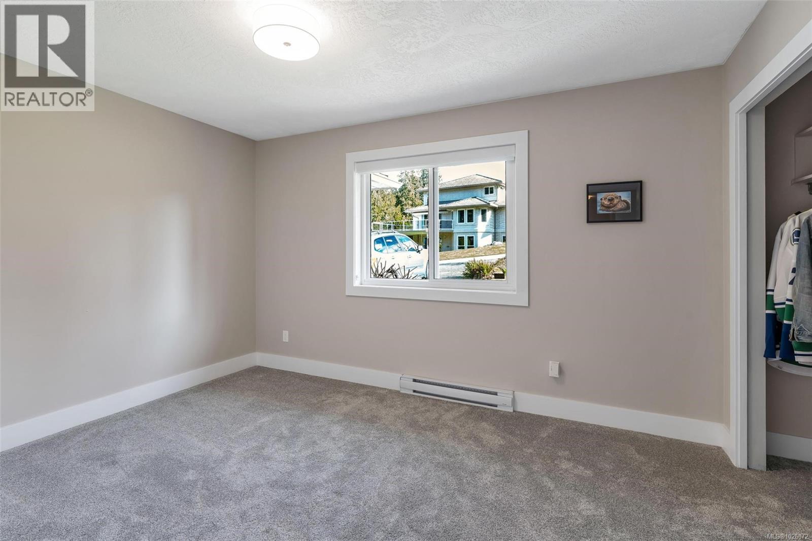 8830 Langara Pl, North Saanich