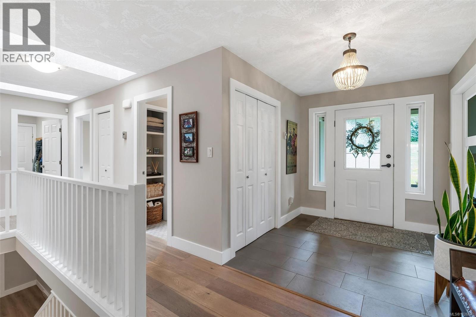 8830 Langara Pl, North Saanich