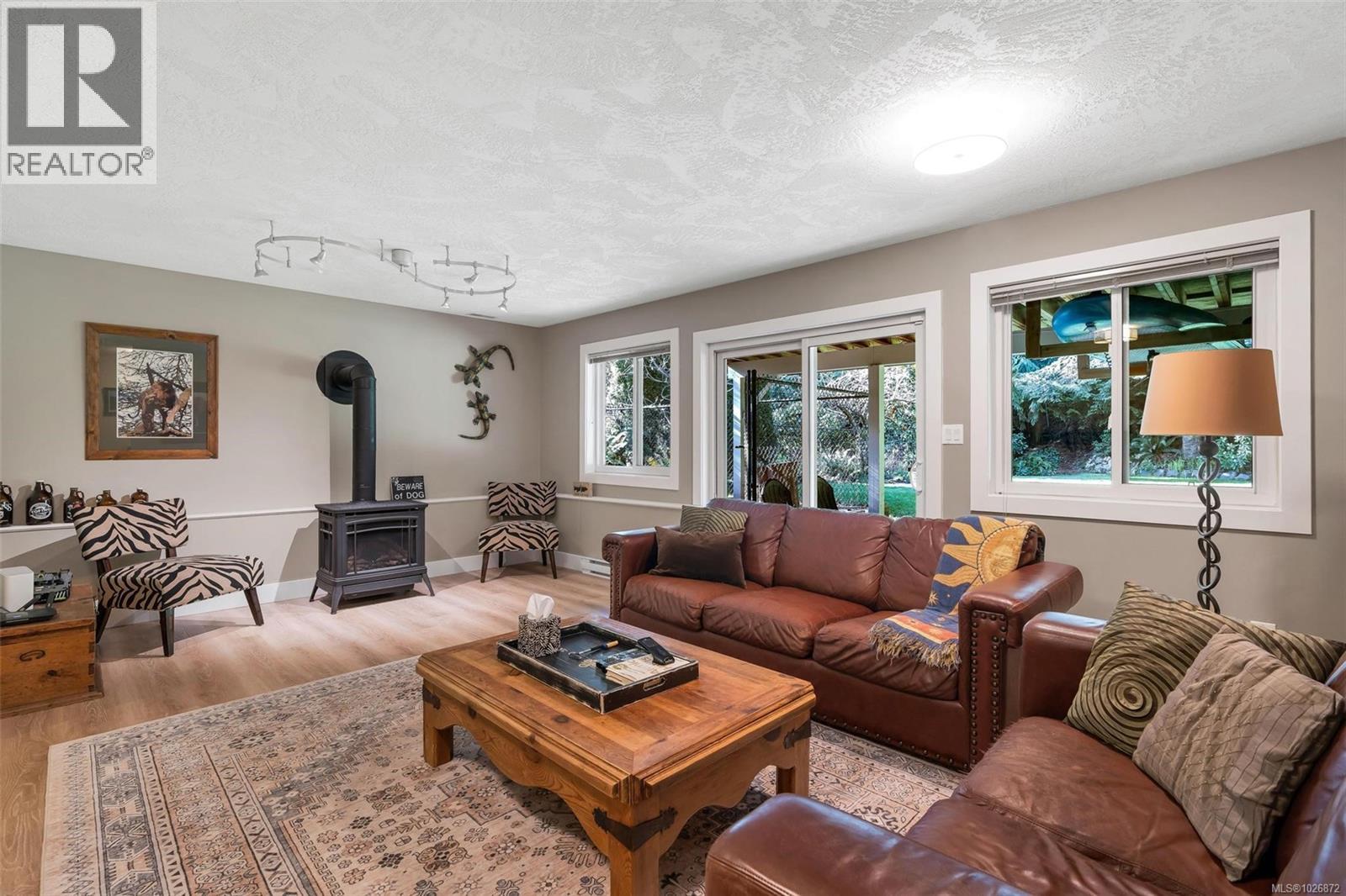 8830 Langara Pl, North Saanich