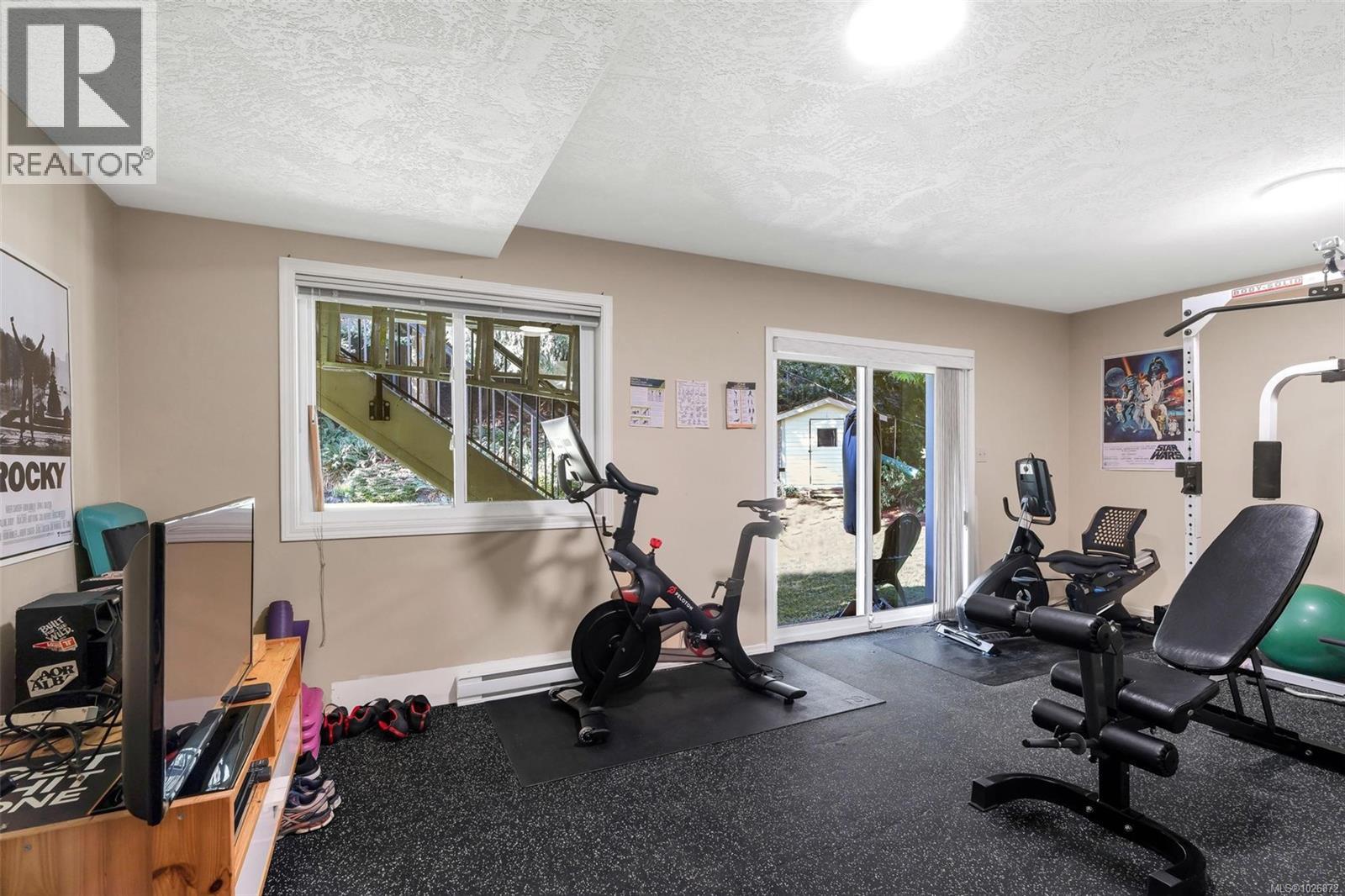 8830 Langara Pl, North Saanich