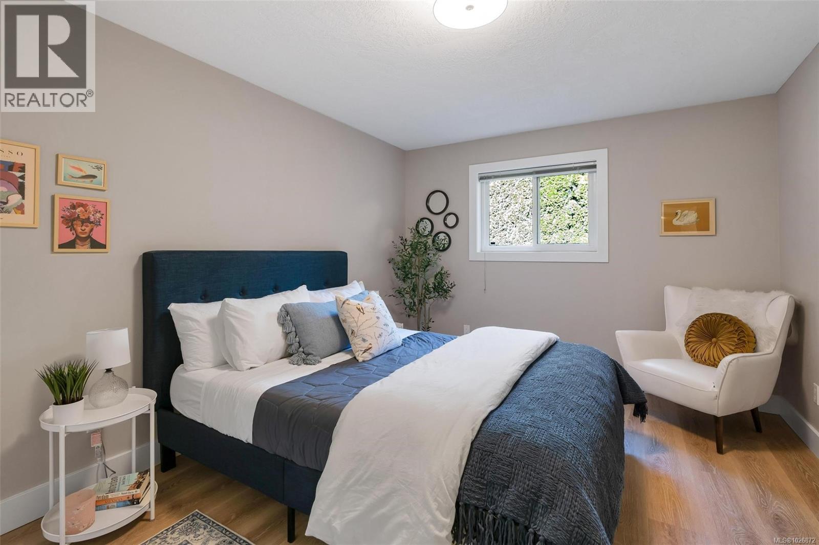 8830 Langara Pl, North Saanich