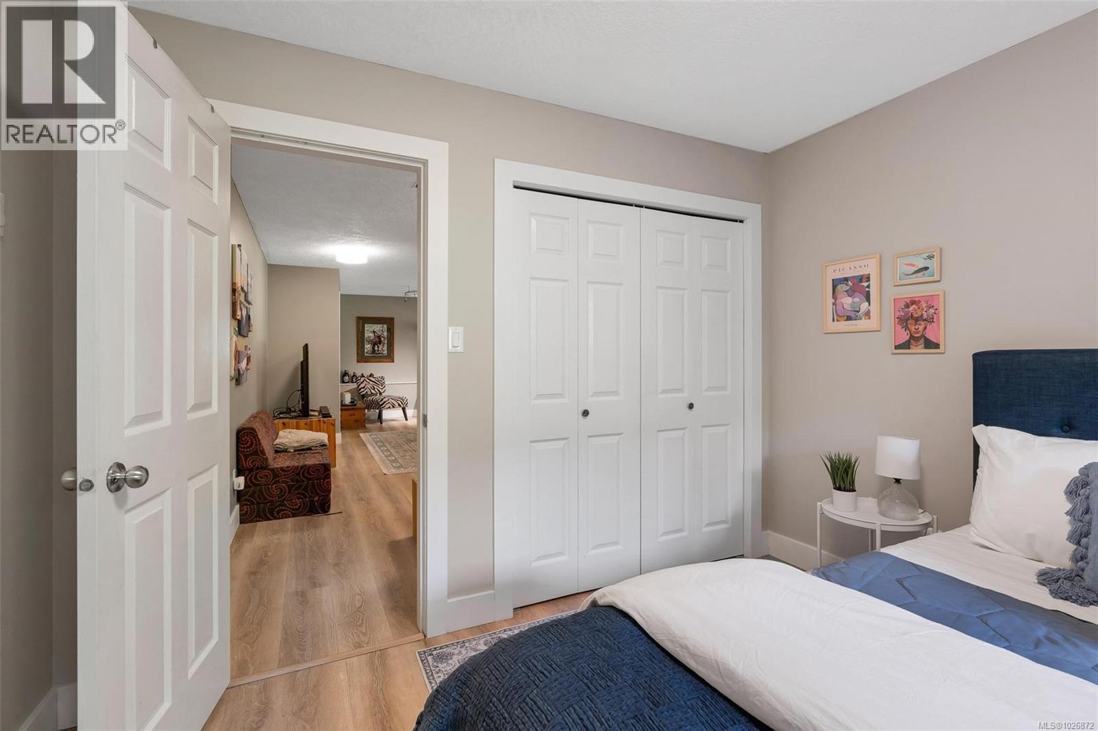 8830 Langara Pl, North Saanich