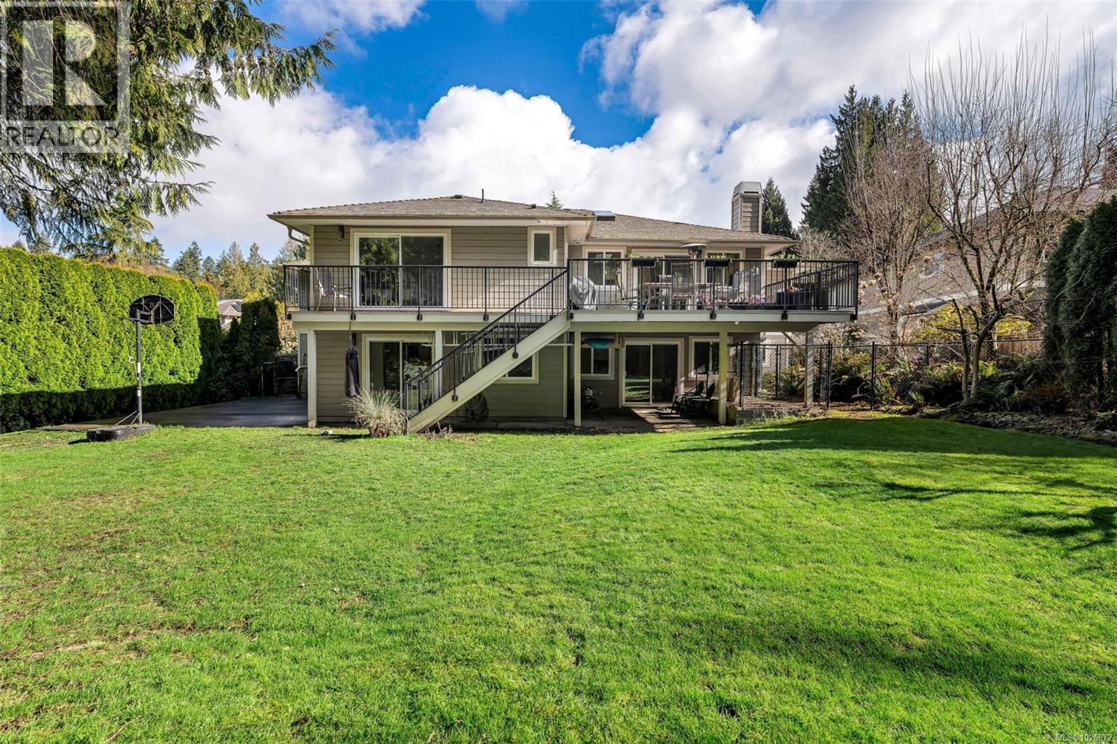 8830 Langara Pl, North Saanich